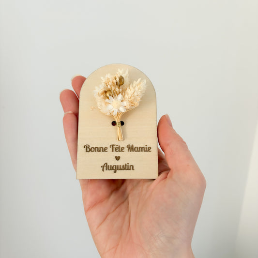 Magnet en bois fleuri personnalisé