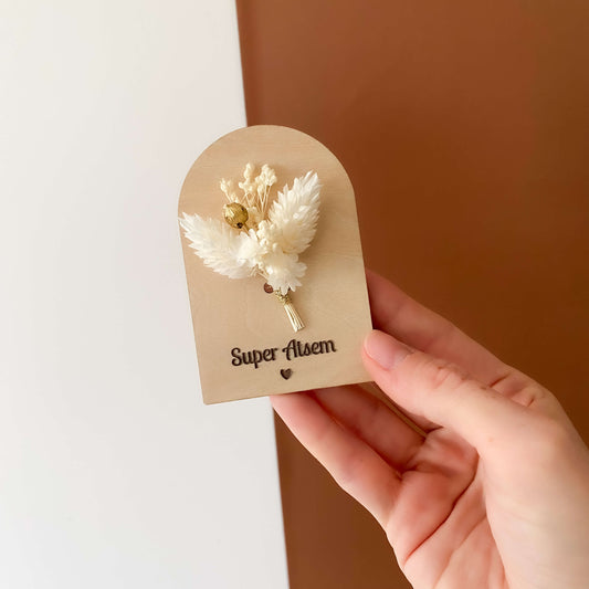 Magnet en bois fleuri personnalisé