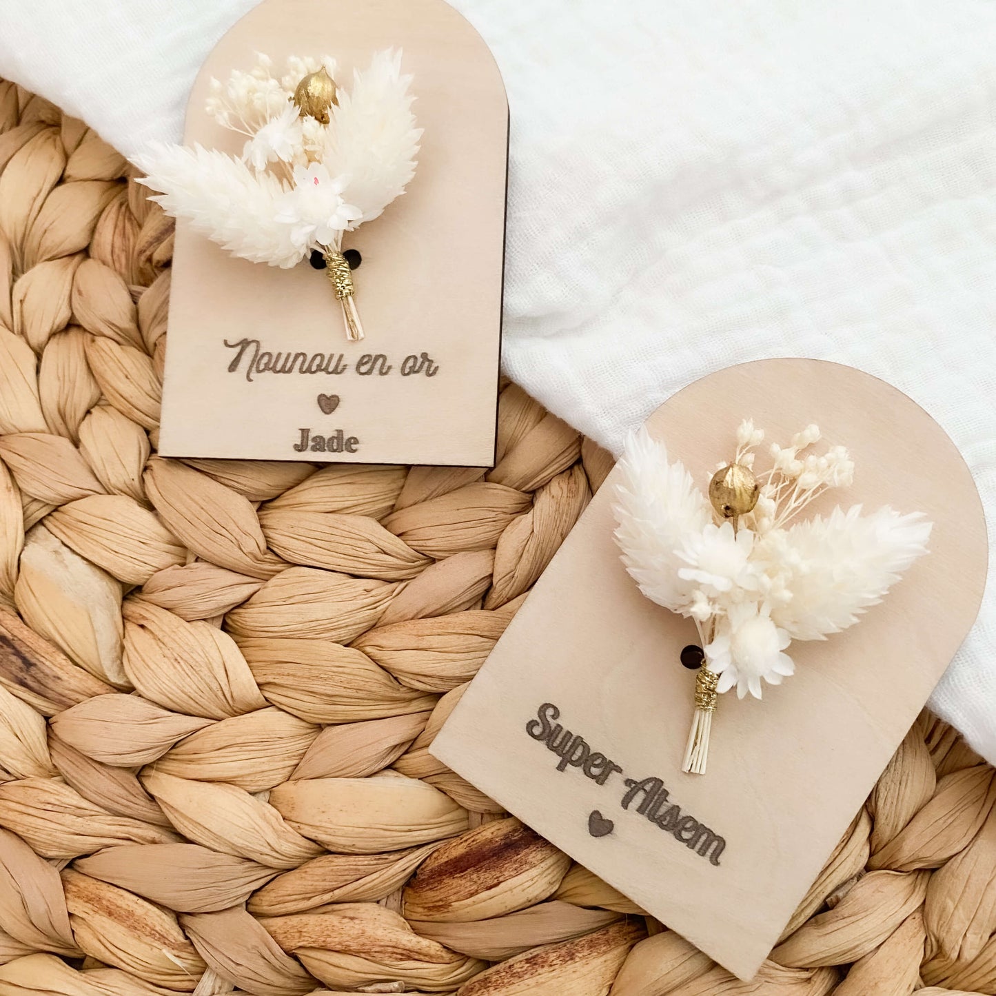 Magnet en bois fleuri personnalisé