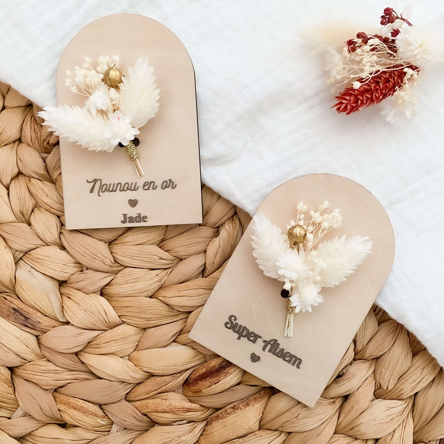 Magnet en bois fleuri personnalisé