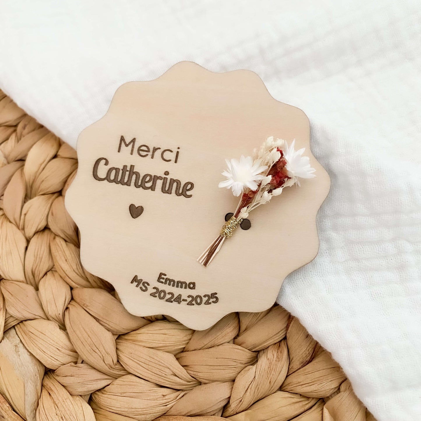 Magnet en bois fleuri personnalisé « MERCI »
