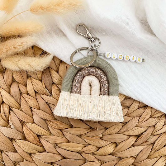 Porte-clés arc-en-ciel en macramé