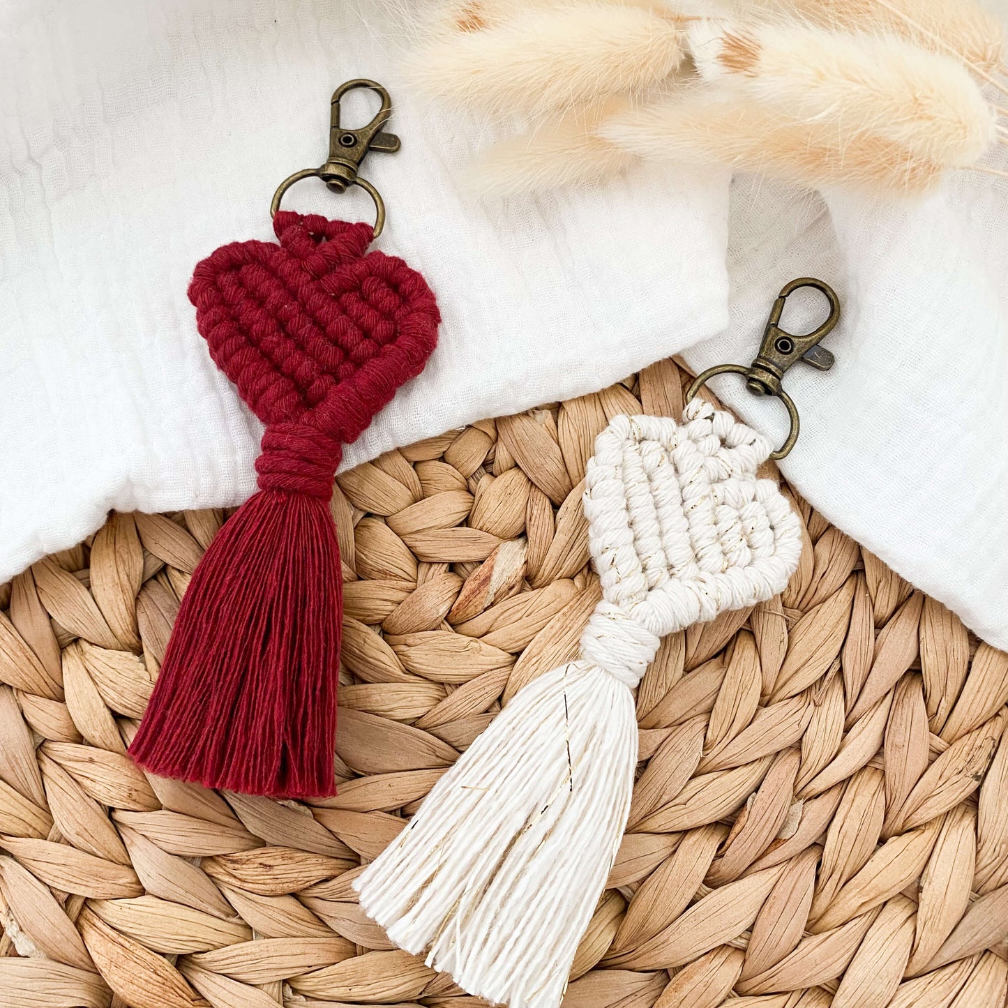 Porte-clés cœur en macramé