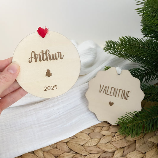 Boule de Noël en bois personnalisée
