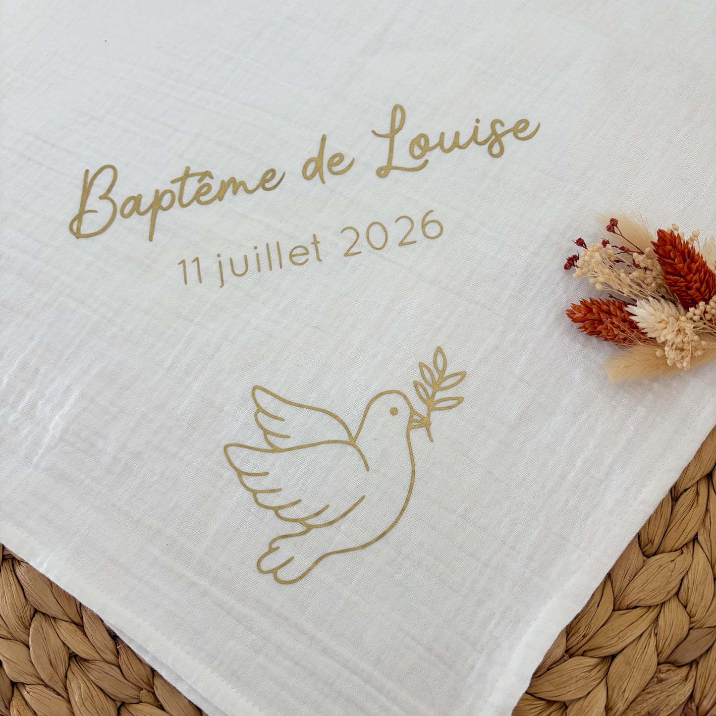 Lange de baptême personnalisé avec prénom et date en finition or satiné