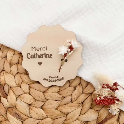 Magnet en bois fleuri personnalisé « MERCI »