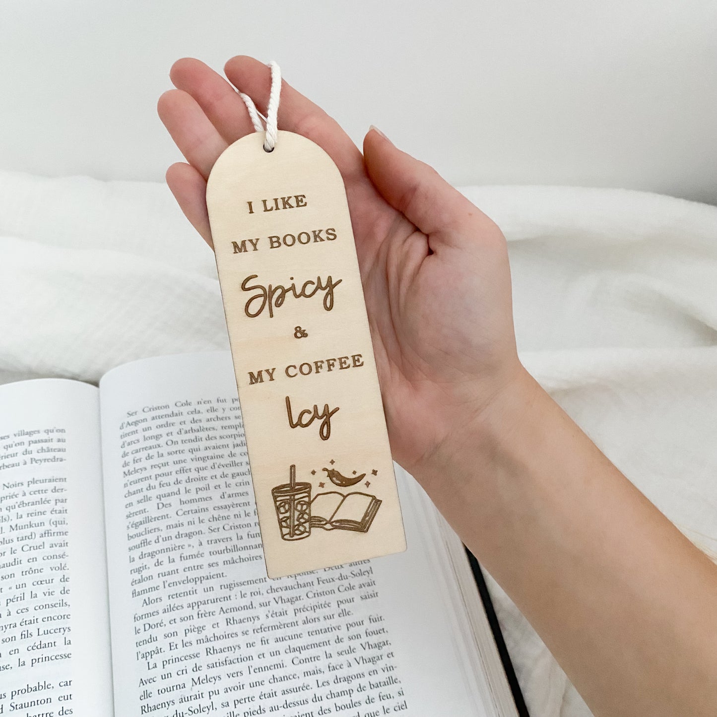 Marque-page « I like my books Spicy & my coffee Icy »