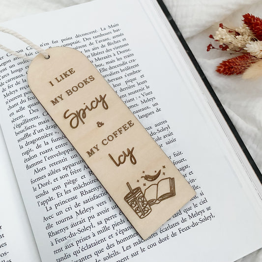 Marque-page « I like my books Spicy & my coffee Icy »