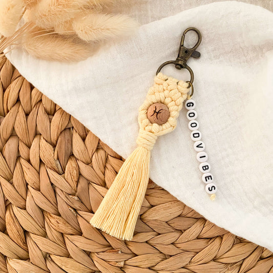 Porte-clés en macramé et perle gravée - ASTRO