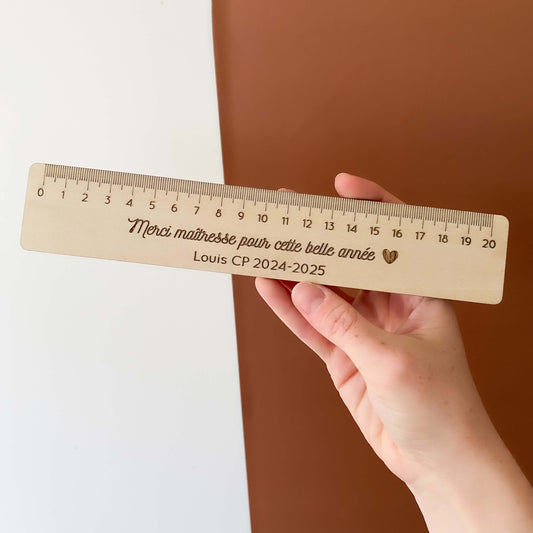 Règle en bois personnalisée